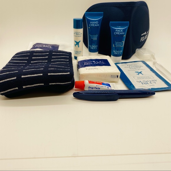NWT United Polaris Amenity Bag With 12 Total Items - Picture 4 of 5